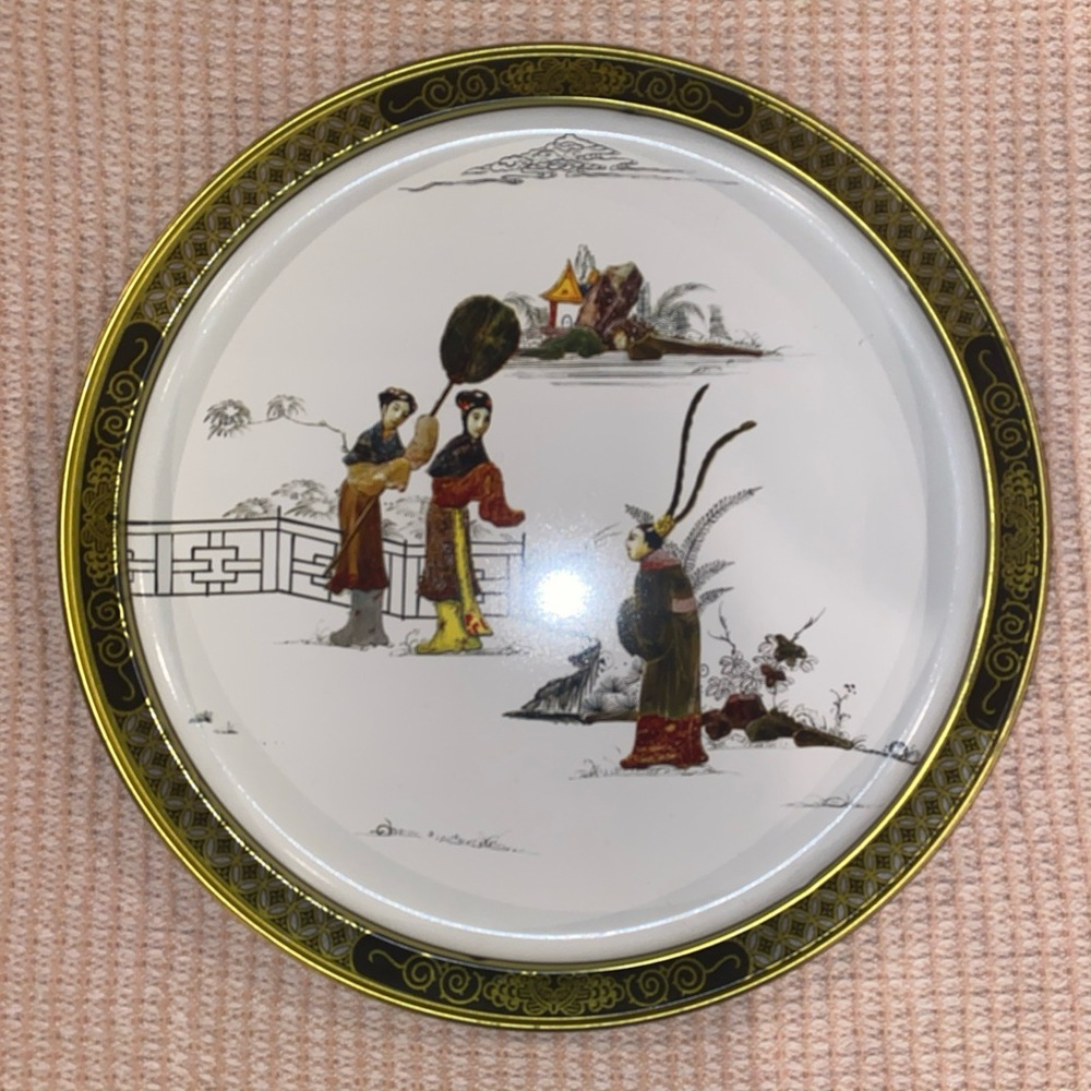 Decorative Asian-Inspired Plate with Gold Accents